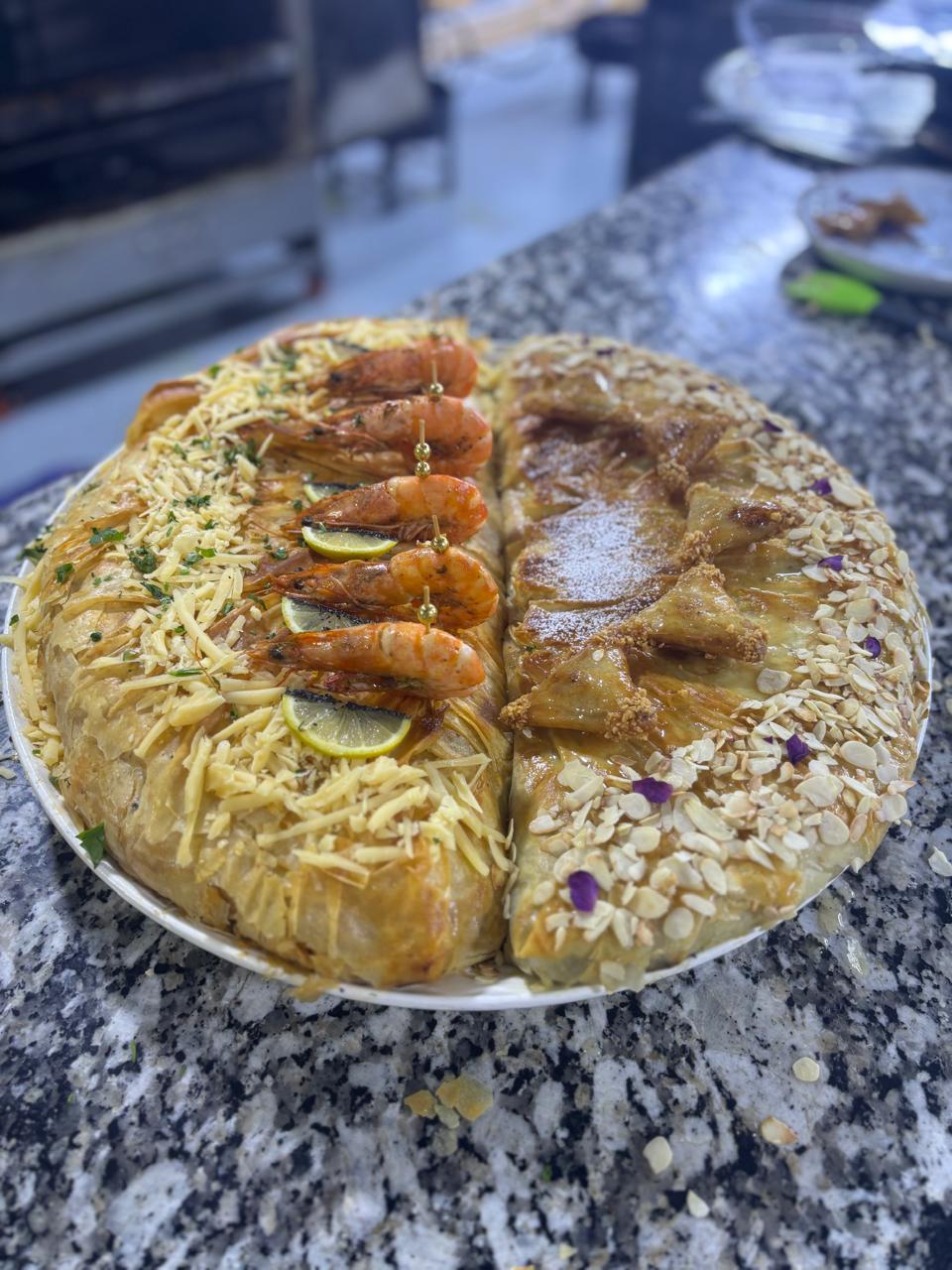 Bastilla Duo moitié fruit de mer moitié poulet amande